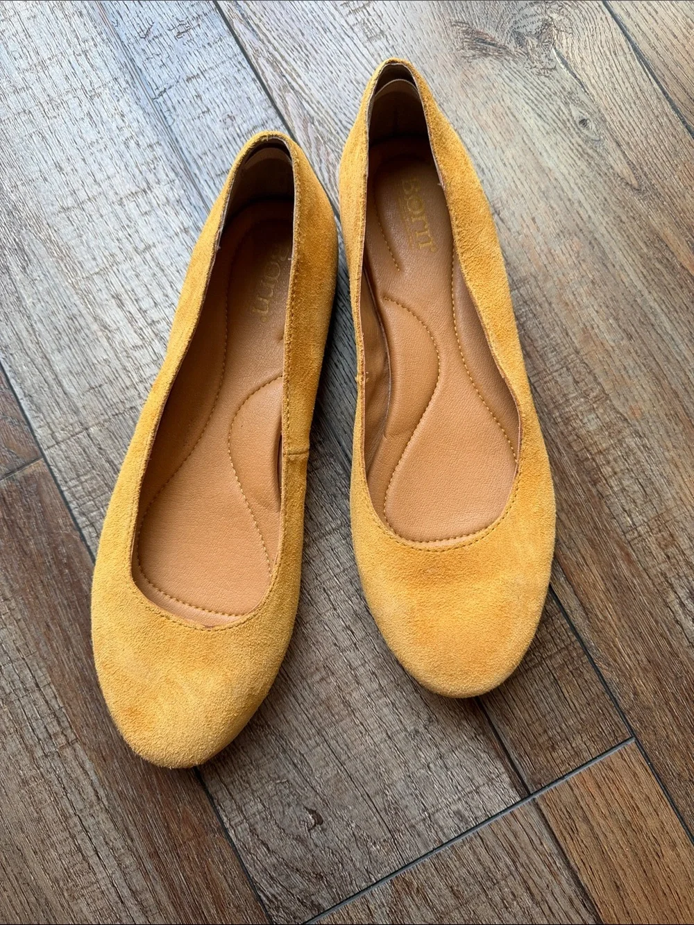 Born Leather flats size 8